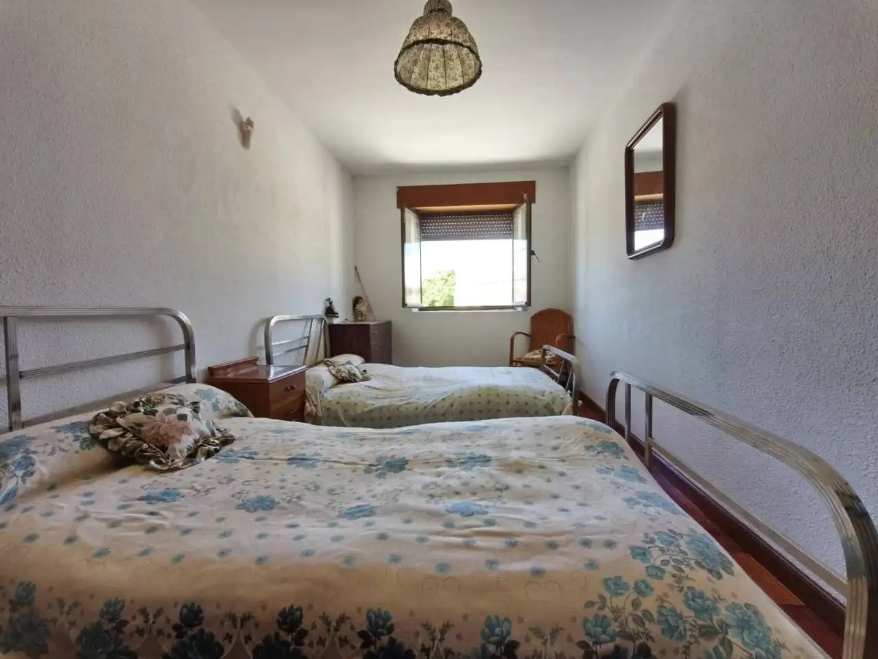 Bedroom of Houses for sale in Pedrosa de Río Úrbel  with Heating and Parquet flooring