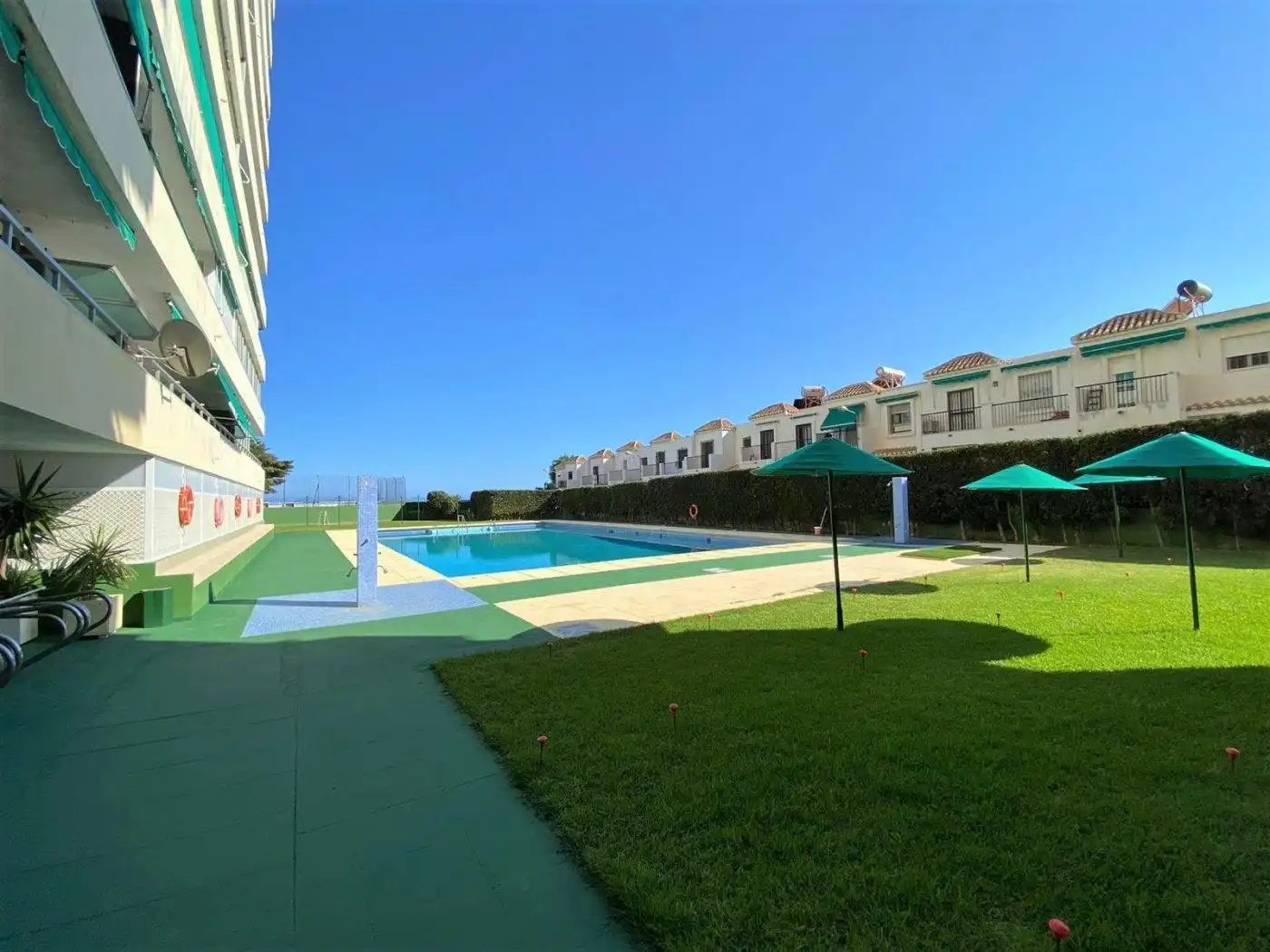 Piscina de Piso en venta en Roquetas de Mar con Aire acondicionado, Calefacción y Piscina comunitaria