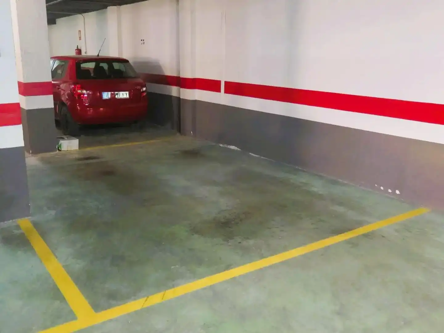 Parkplatz von Dachboden zur Miete in Granada mit Klimaanlage, Heizung und Terrasse