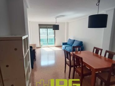 Piso con balcón en venta en Centro