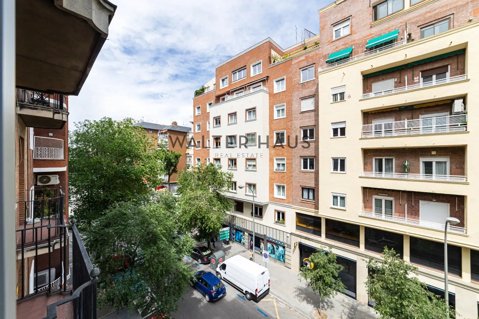 Vista exterior de Pis en venda en Madrid amb Aire condicionat, Traster i Forn