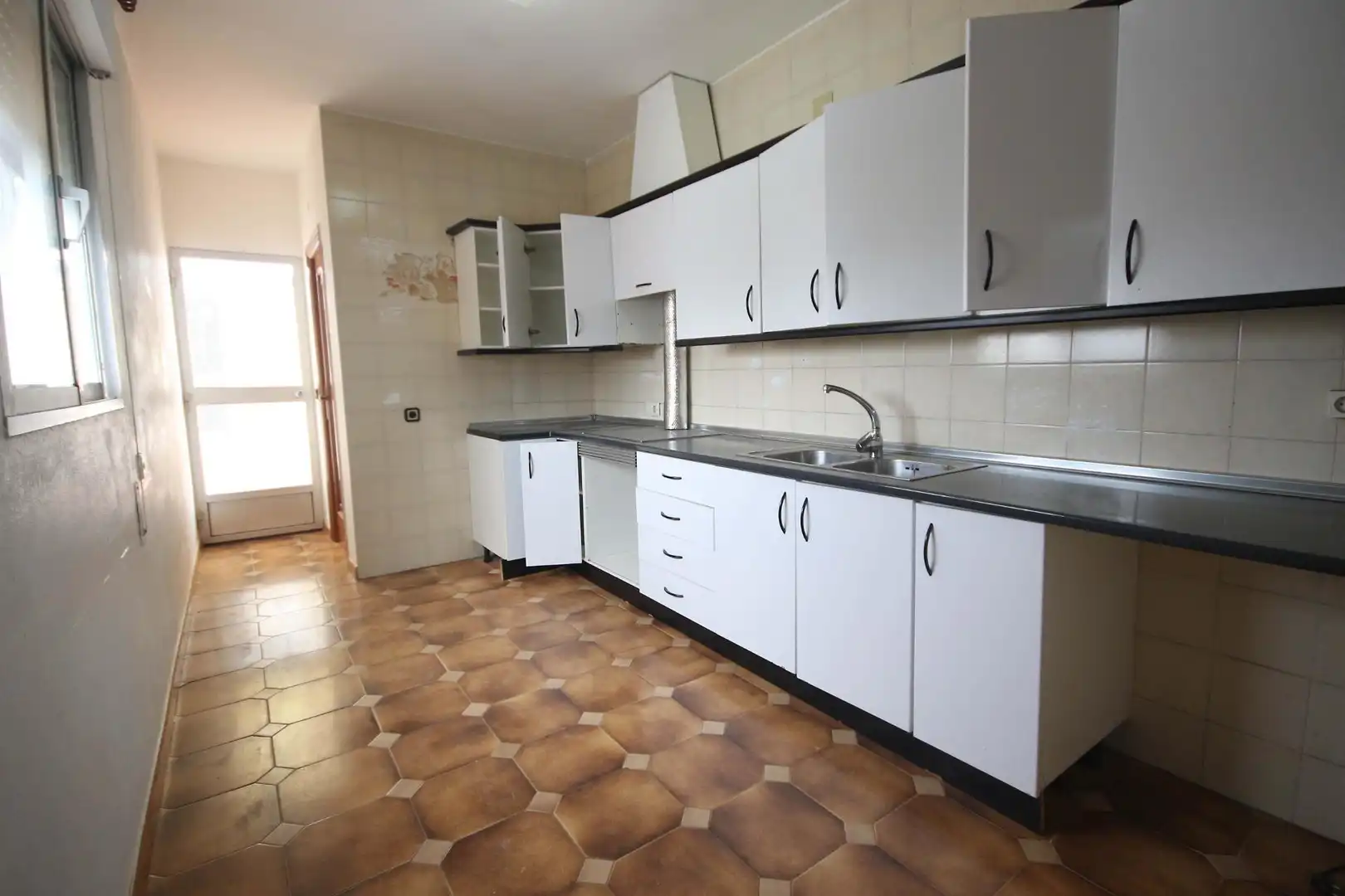 Küche von Gebäude zum Verkauf in Montijo