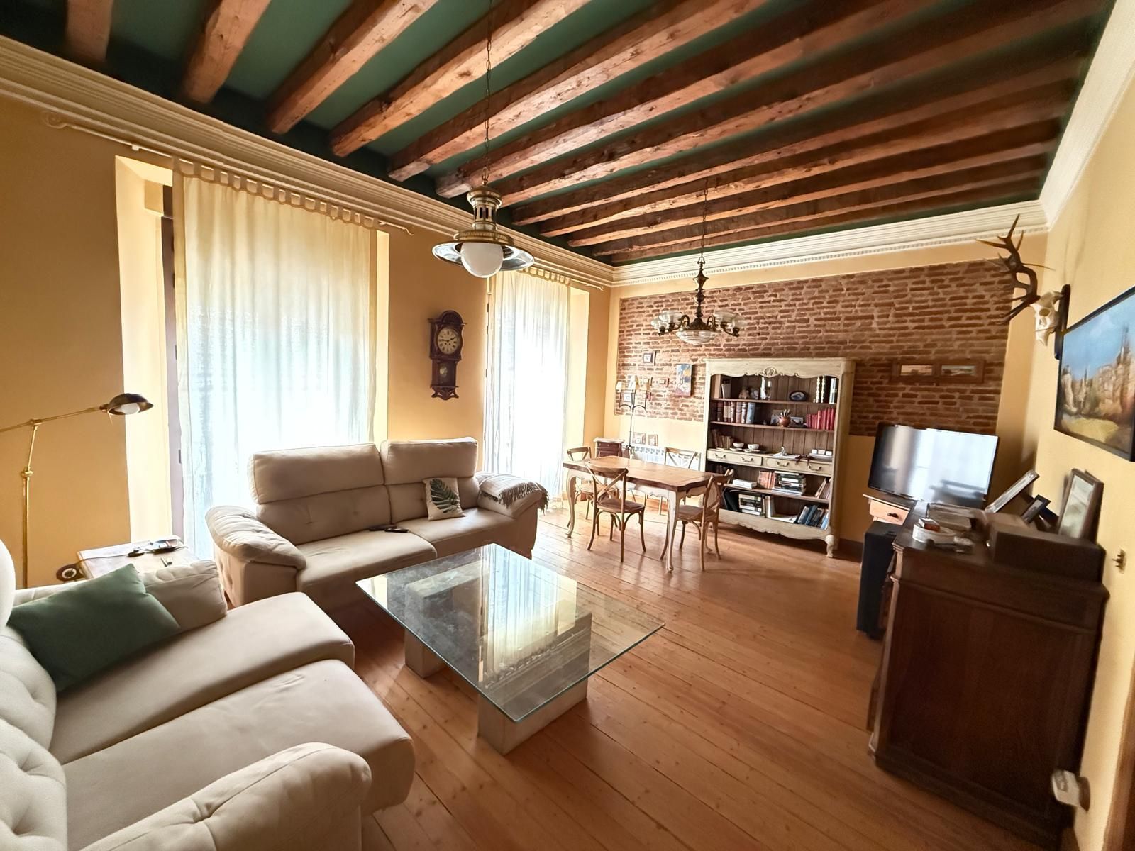 Sala de estar de Casa adosada en venta en Peñaranda de Bracamonte con Calefacción