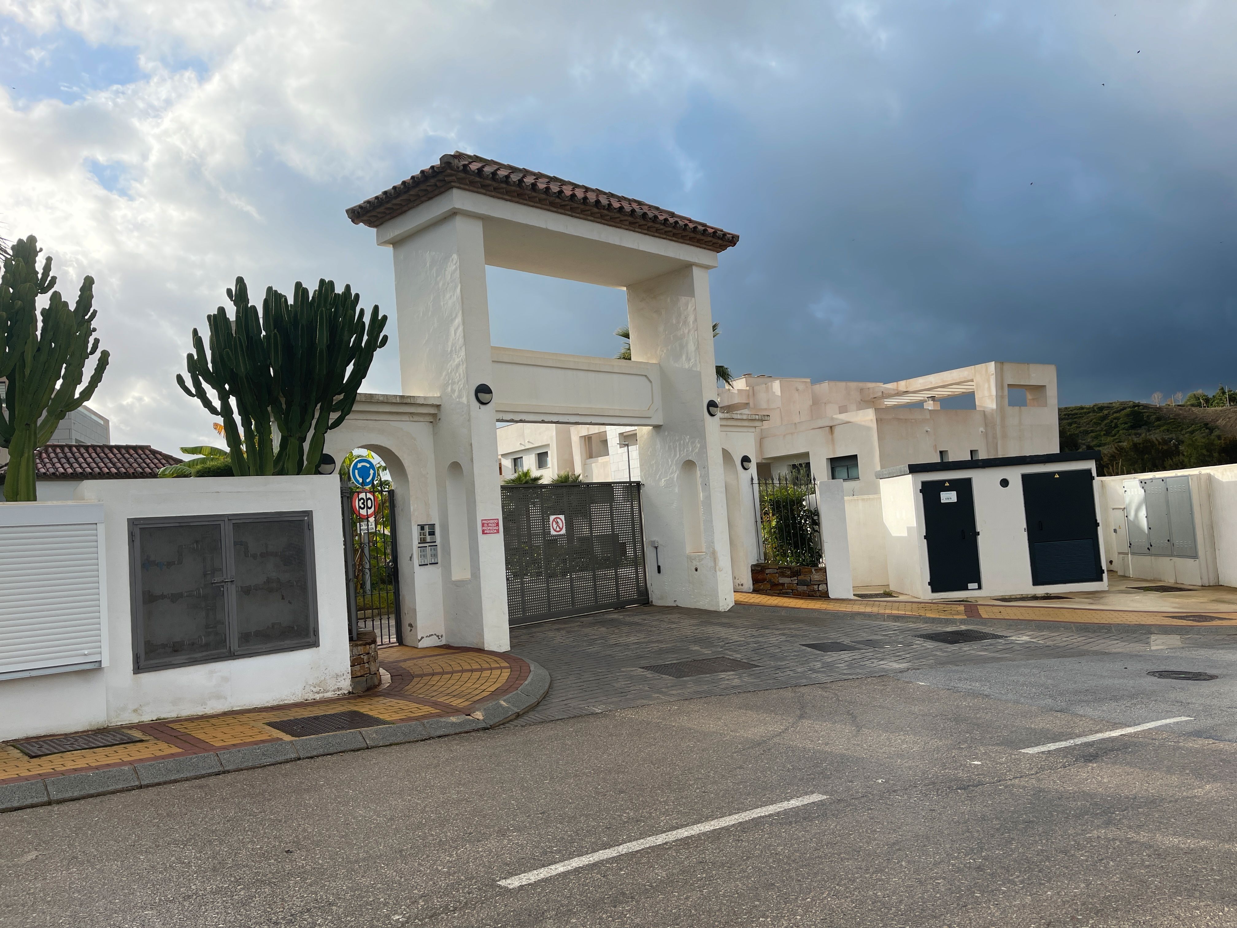 Exterior view of Garage for sale in Casares