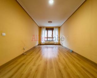 Bedroom of Flat for sale in Oviedo 