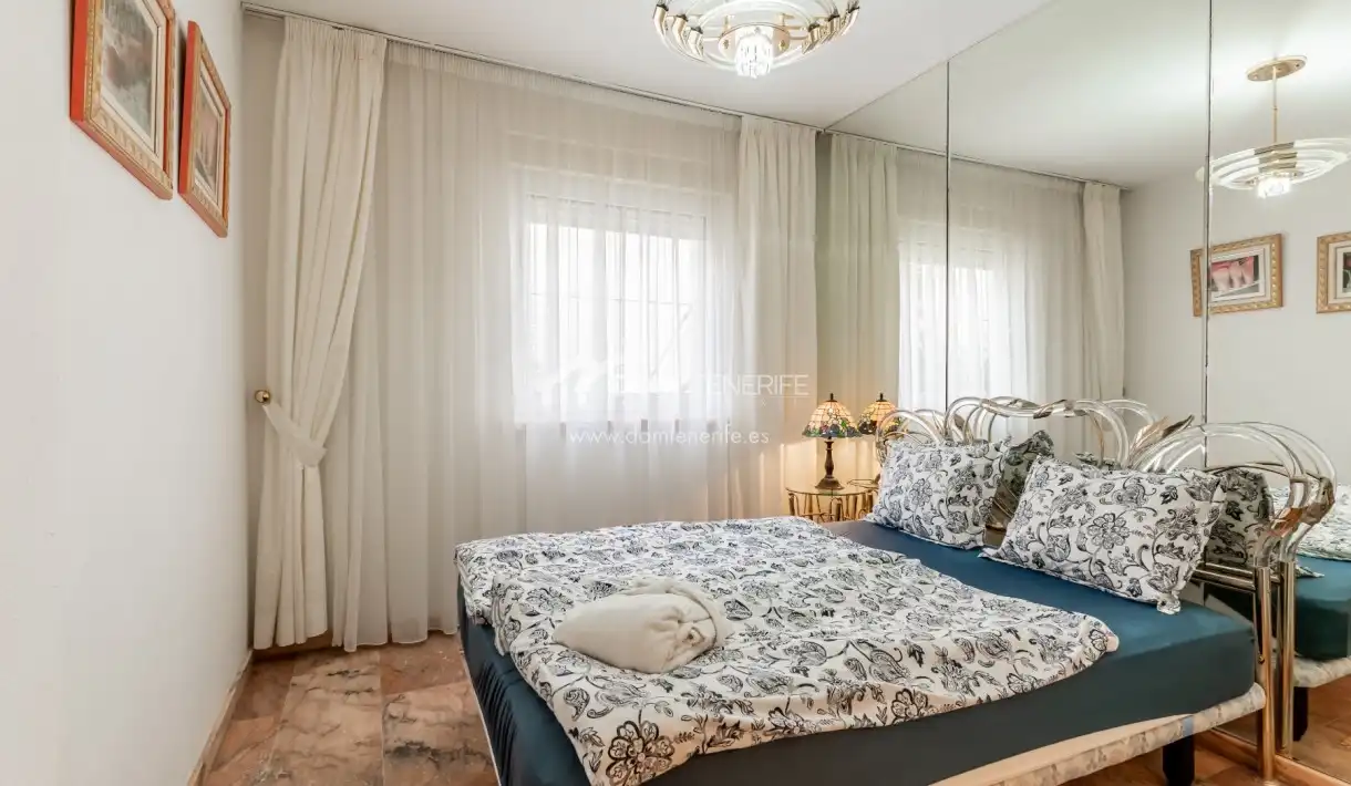 Habitación de Casa o chalet en venta en Arona con Terraza, Piscina y Amueblado