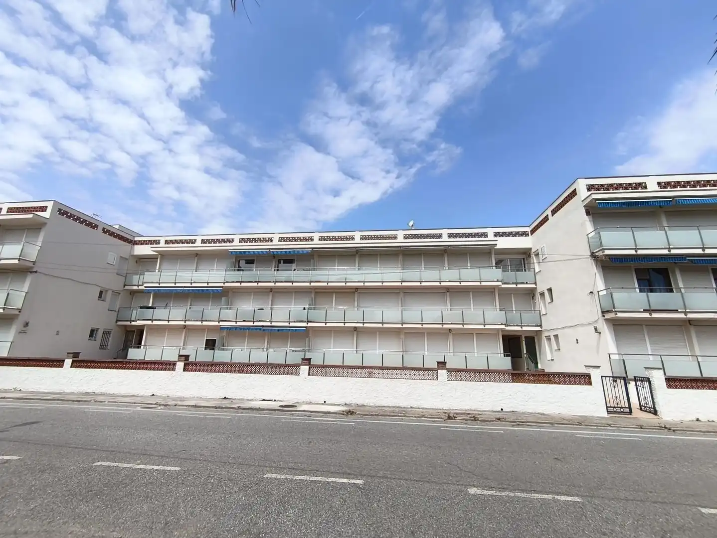Vista exterior de Piso en venta en L'Estartit con Piscina comunitaria