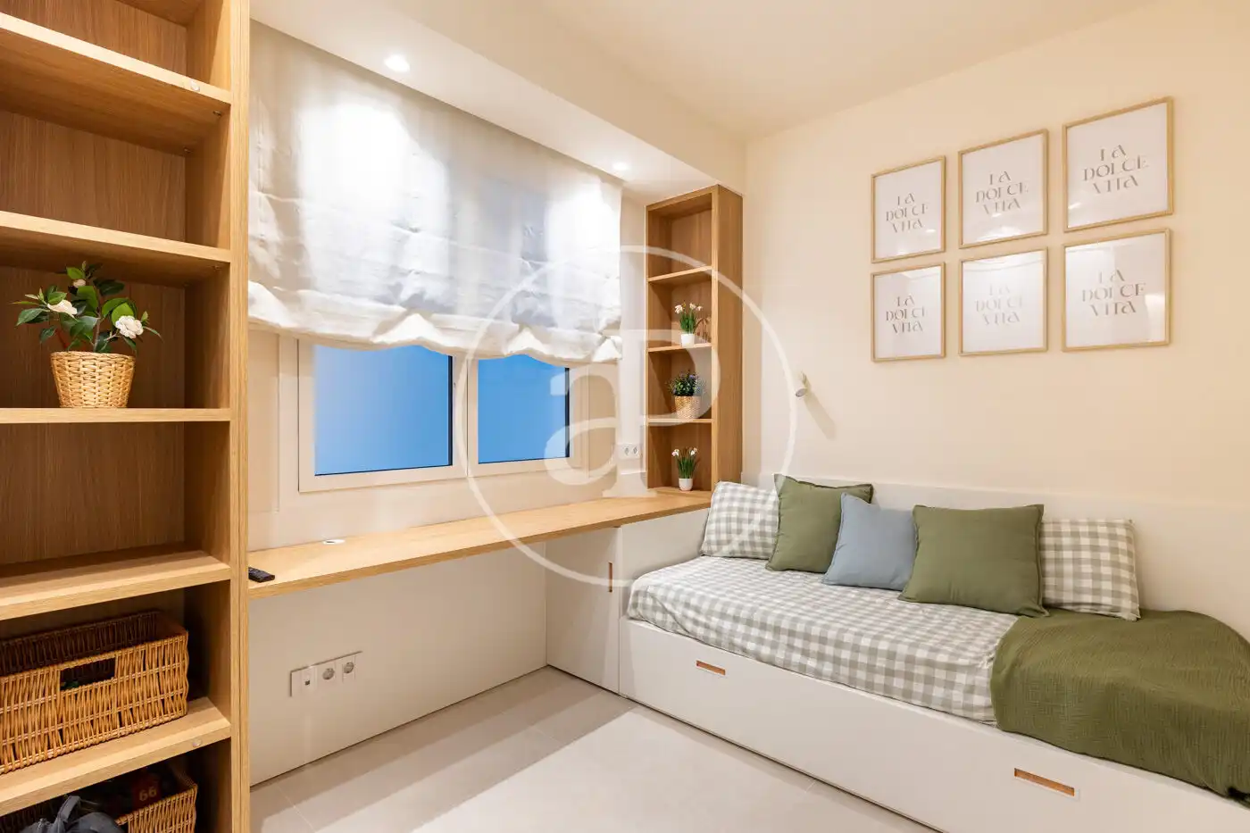 Bedroom of Flat for sale in Barcelona  with Air Conditioner, Heating and Furnished