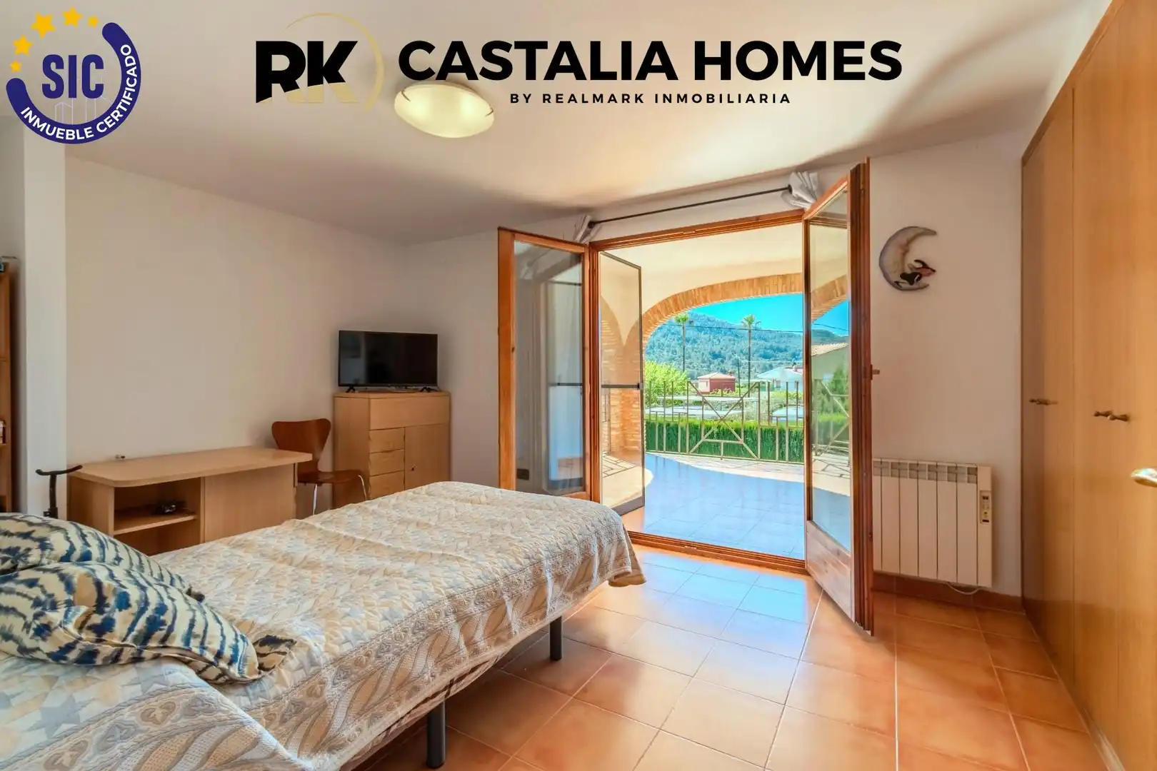 Dormitori de Casa o xalet en venda en Borriol amb Calefacció, Jardí privat i Piscina
