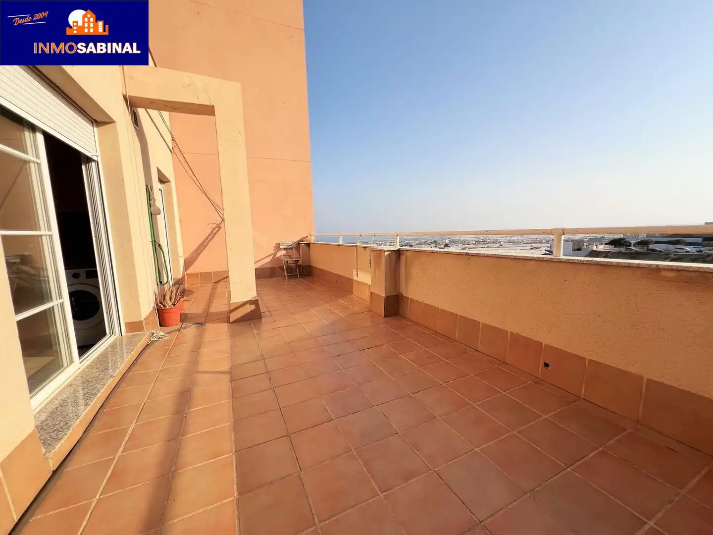 Terraza de Piso en venta en Roquetas de Mar con Aire acondicionado, Terraza y Piscina comunitaria