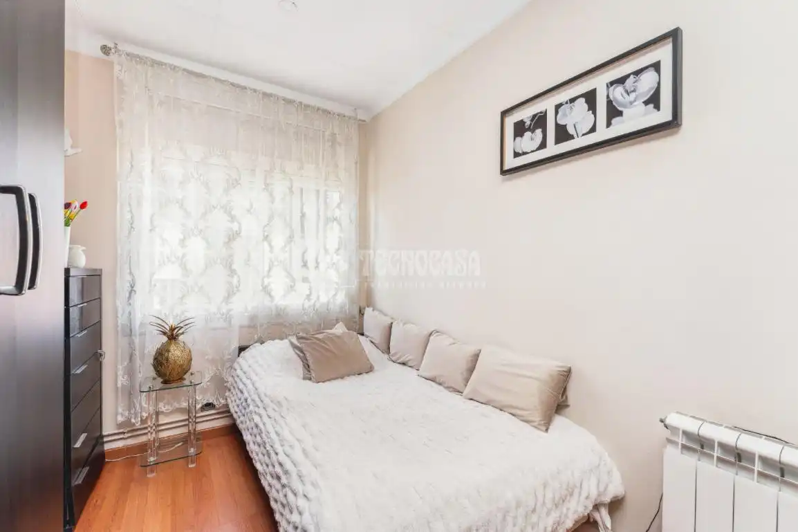 Habitación de Piso en venta en Cornellà de Llobregat con Aire acondicionado, Calefacción y Terraza