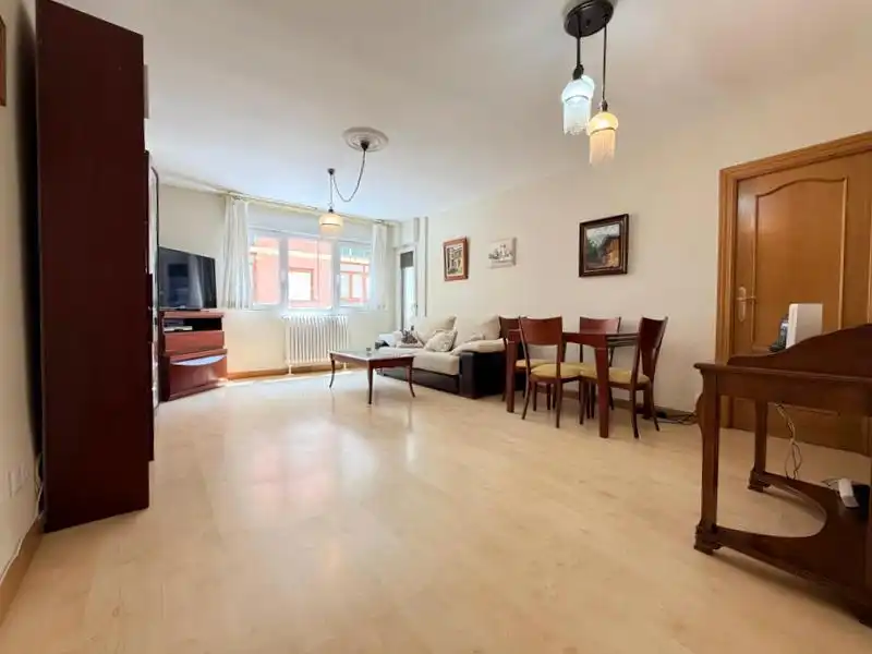 Sala de estar de Piso en venta en Valladolid con Calefacción y Balcón