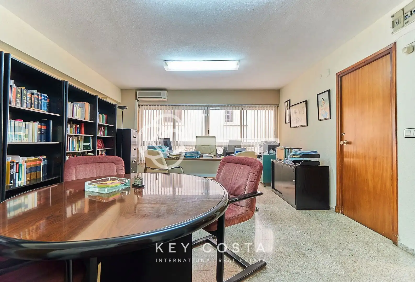 Office for sale in Barrio del Centro