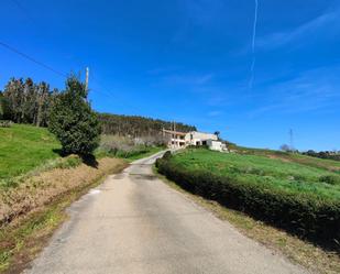 Vista exterior de Casa o xalet en venda en Camargo amb Parquet, Traster i Balcó