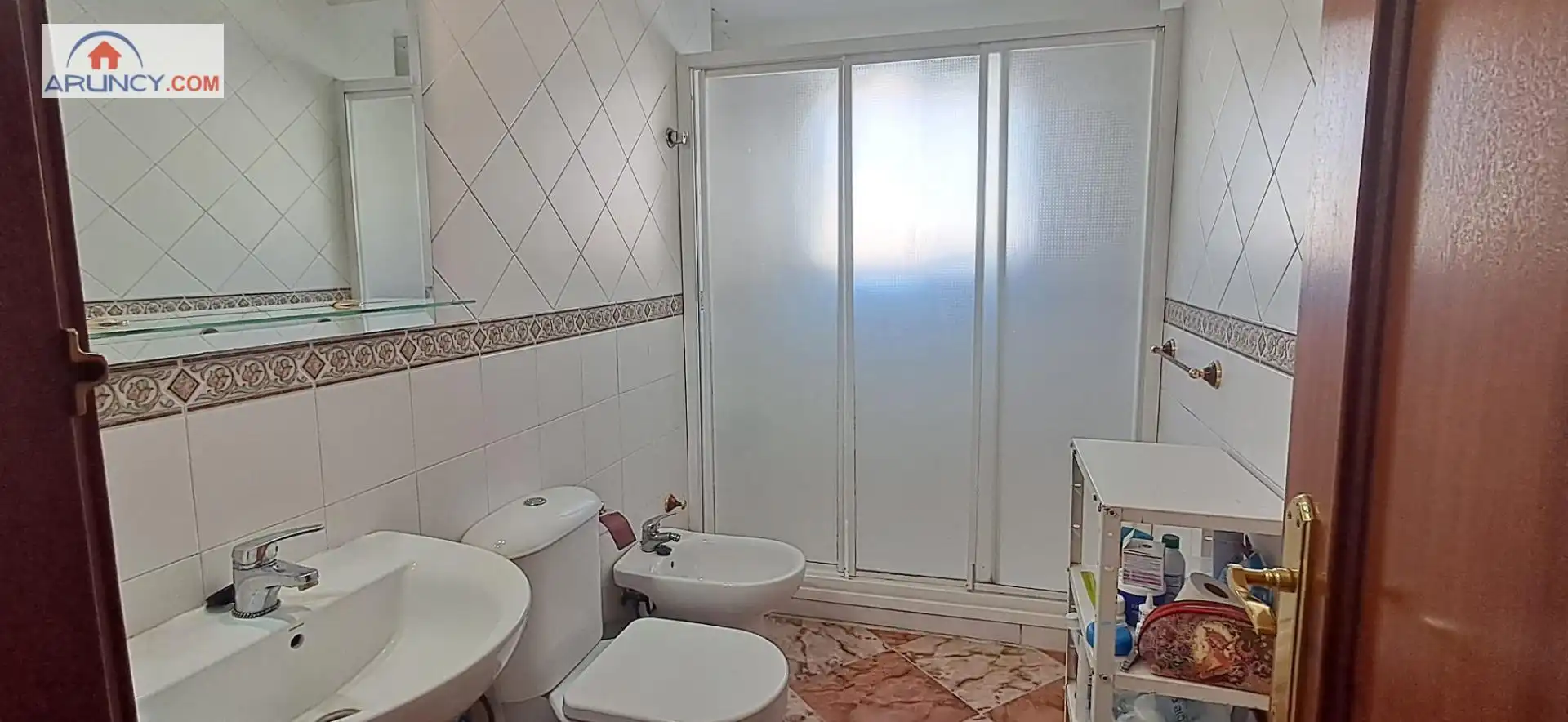 Bany de Pis en venda en Sevilla amb Aire condicionat, Terrassa i Balcó