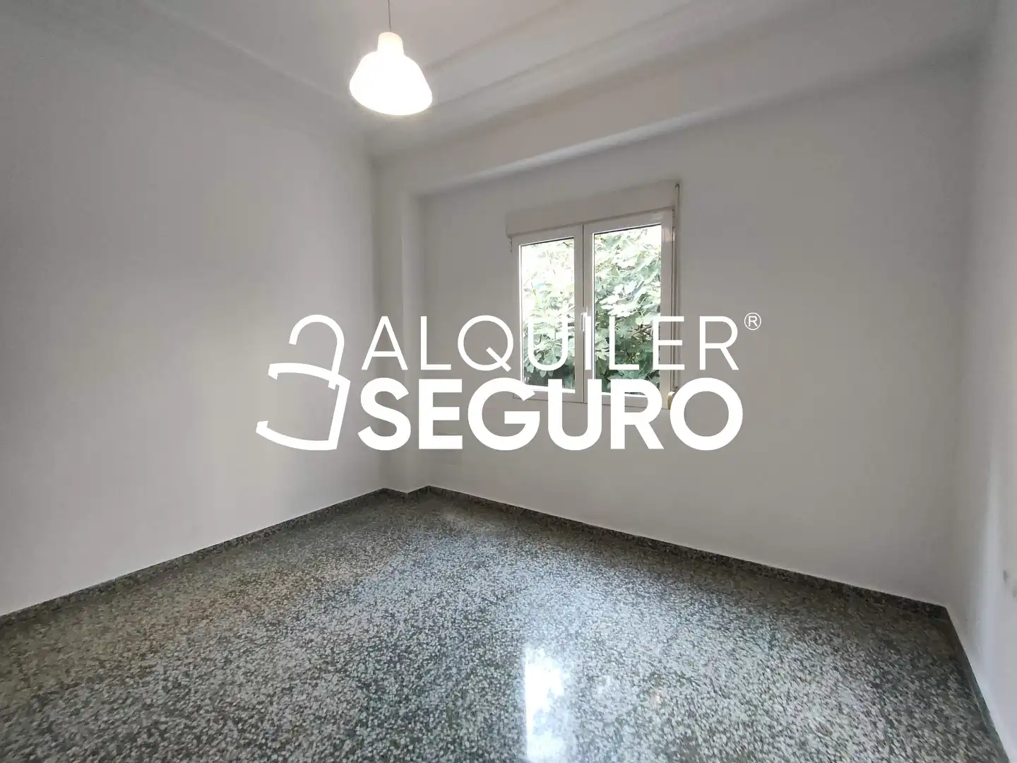 Schlafzimmer von Wohnung zur Miete in Valencia mit Klimaanlage