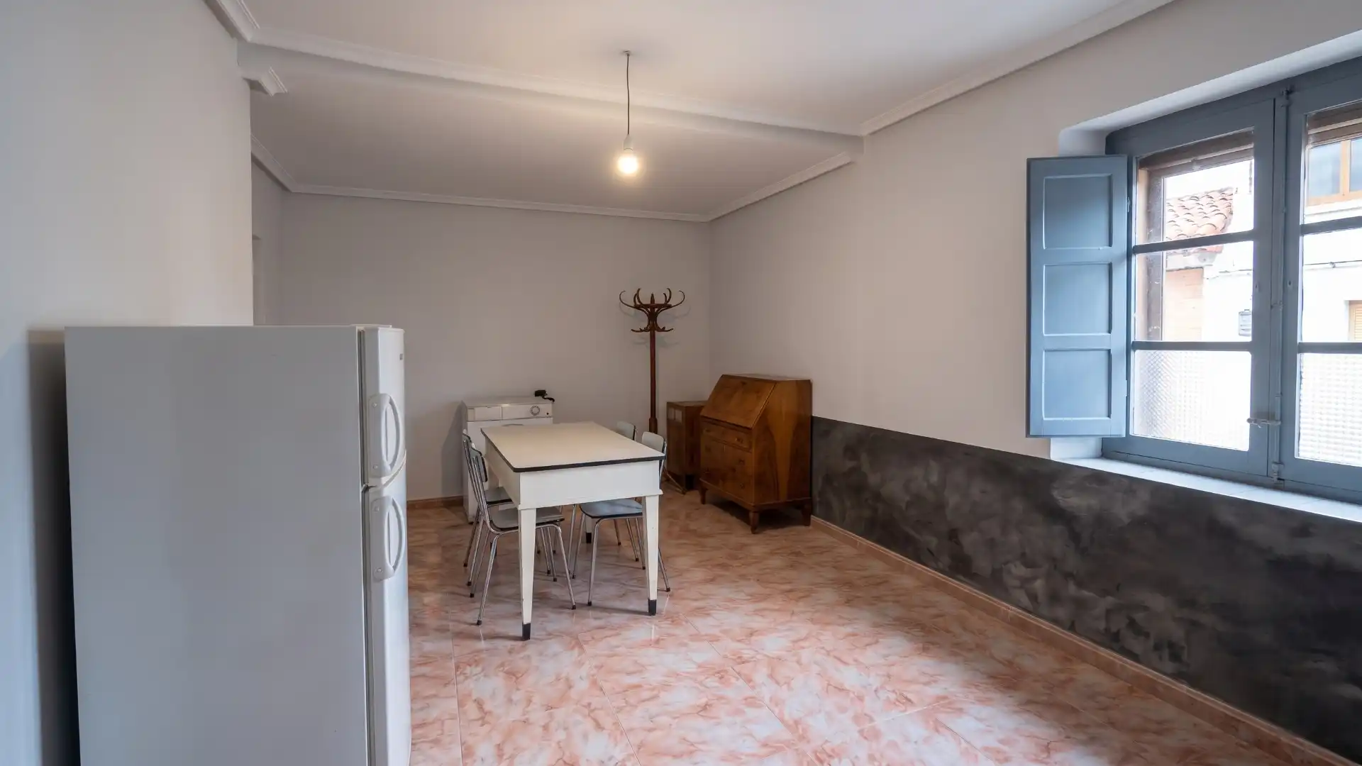 Kitchen of Country homes for sale in Matallana de Torío  with Private garden, Storage room and Furnished