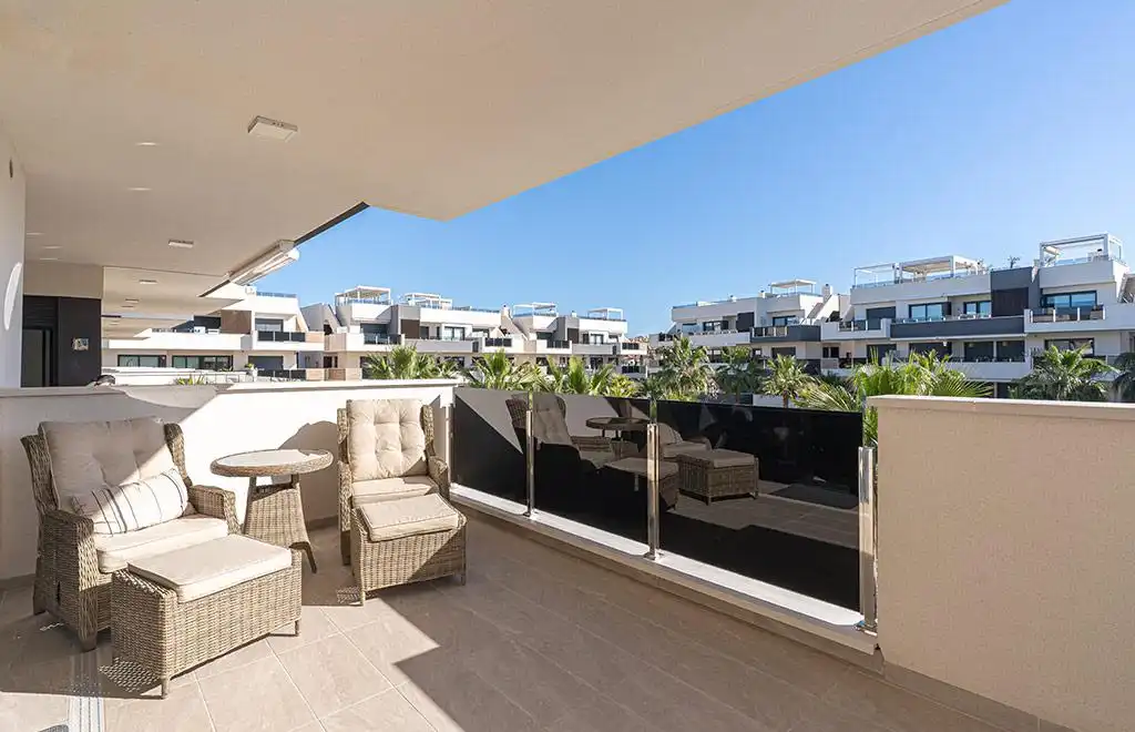 Apartamento con jardín en venta en Orihuela Costa, imagen 2