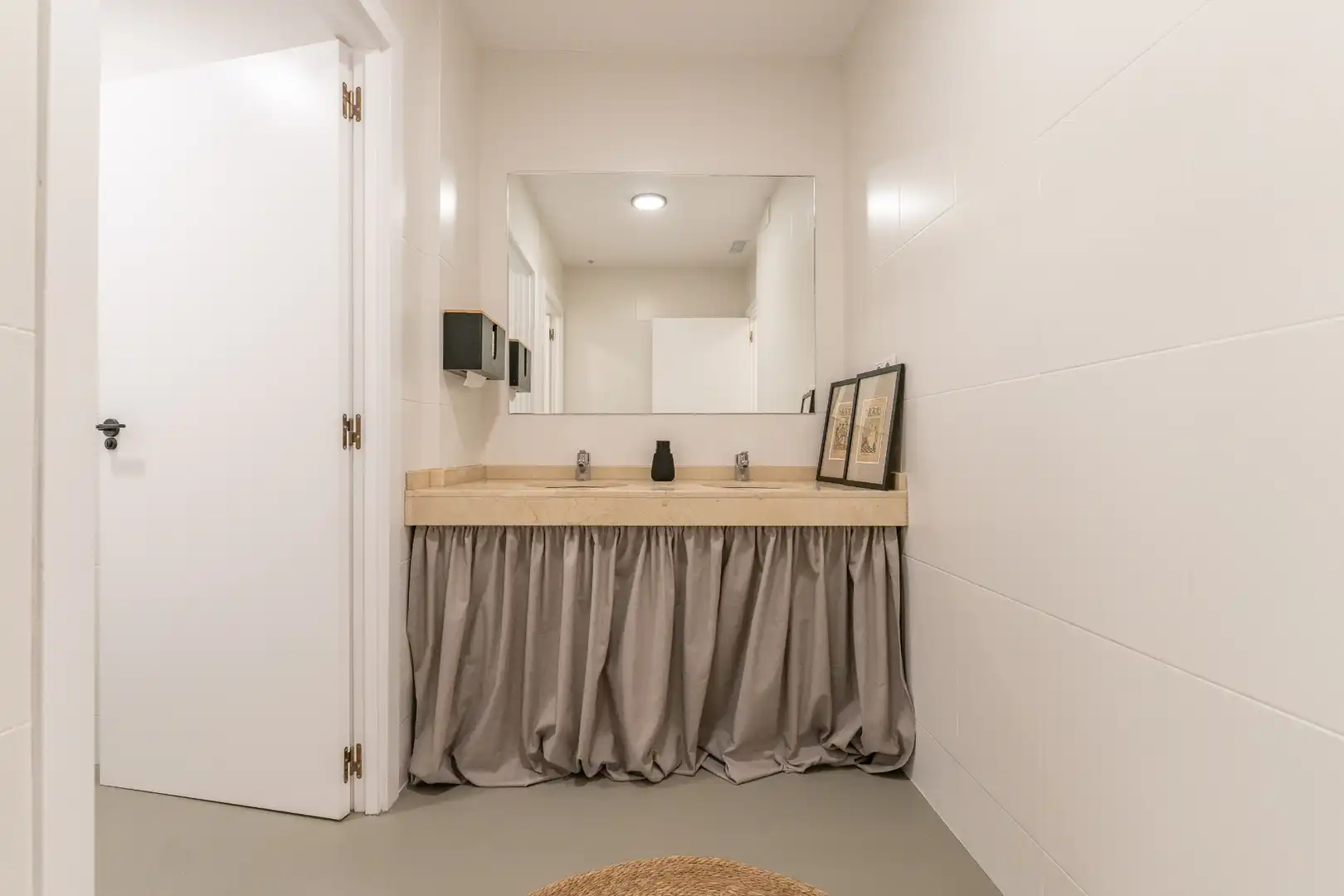 Badezimmer von Büro zur Miete in Reus mit Klimaanlage, Heizung und Balkon