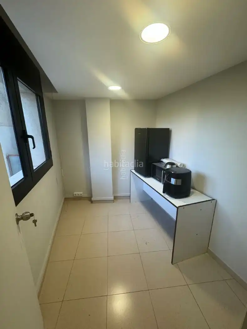 Office space with lift to rent in Carrer del Bruc 80, imagen 11