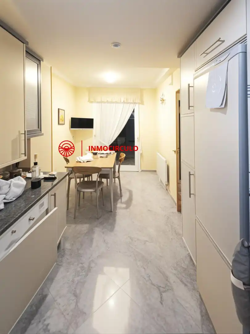 Cocina de Dúplex en venta en Burgos con Terraza