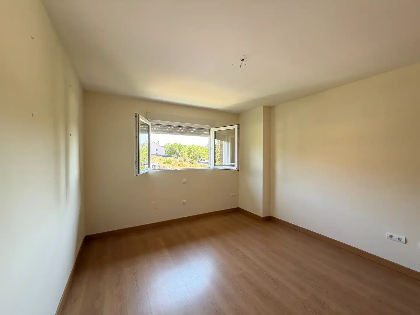 Habitación de Casa o chalet en venta en Colmenar Viejo con Calefacción, Jardín privado y Terraza