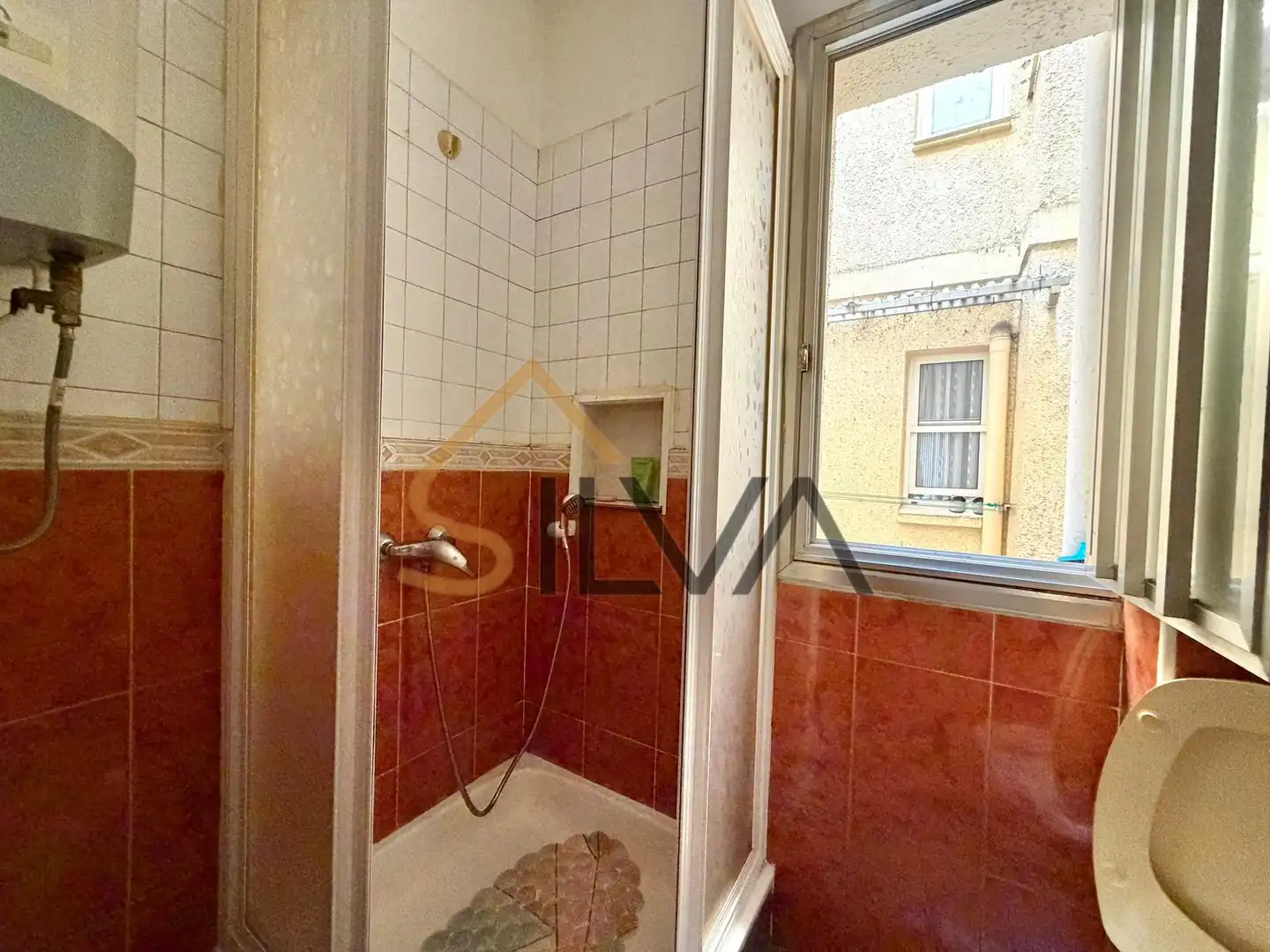 Baño de Piso en venta en A Coruña Capital  con Calefacción y Amueblado