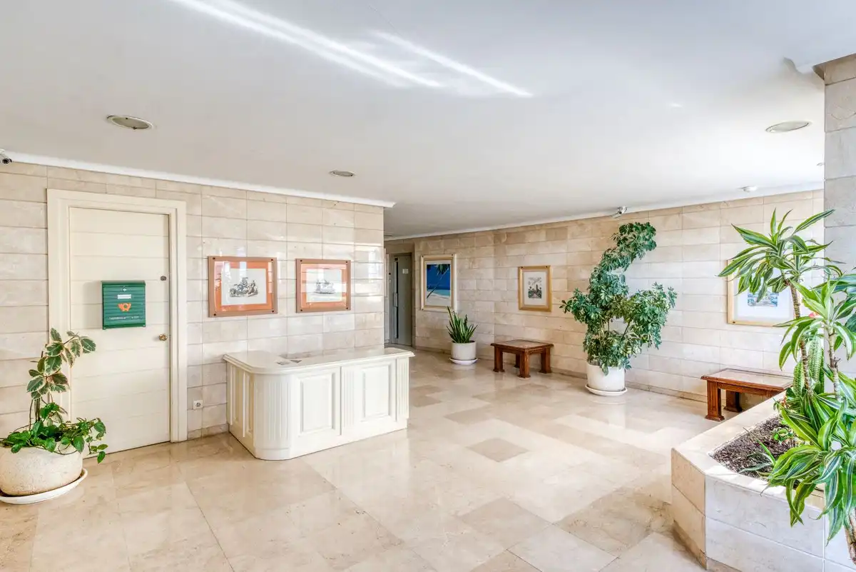 Planta baja en venta en Estepona con Aire acondicionado, Terraza y Piscina comunitaria