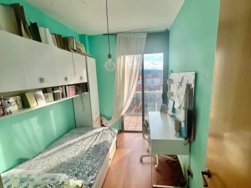 Schlafzimmer von Maisonette zum Verkauf in Ripollet mit Klimaanlage, Terrasse und Balkon