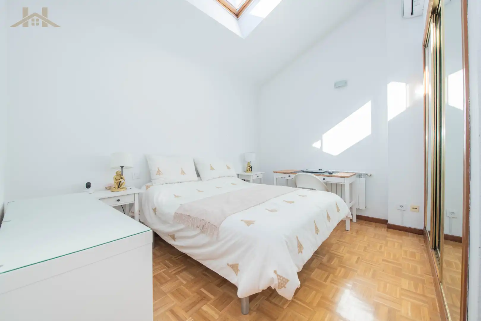 Habitación de Dúplex en venta en Villaviciosa de Odón con Aire acondicionado, Calefacción y Trastero
