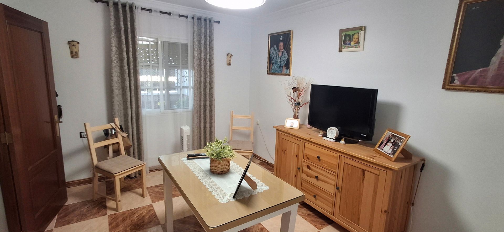 Dormitori de Casa adosada en venda en Dos Hermanas amb Aire condicionat, Jardí privat i Terrassa