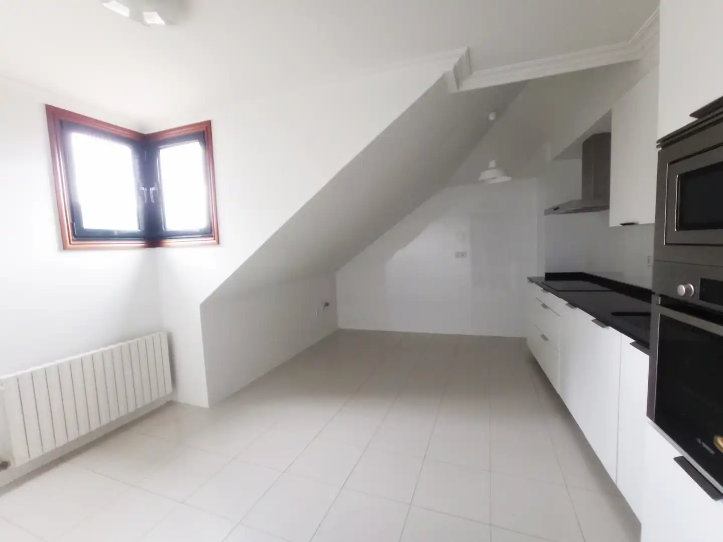 Küche von Maisonette zum Verkauf in Pontevedra Capital  mit Heizung, Parkett und Terrasse