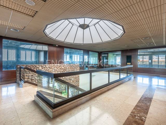 Oficina en Alquiler en Poble Sec