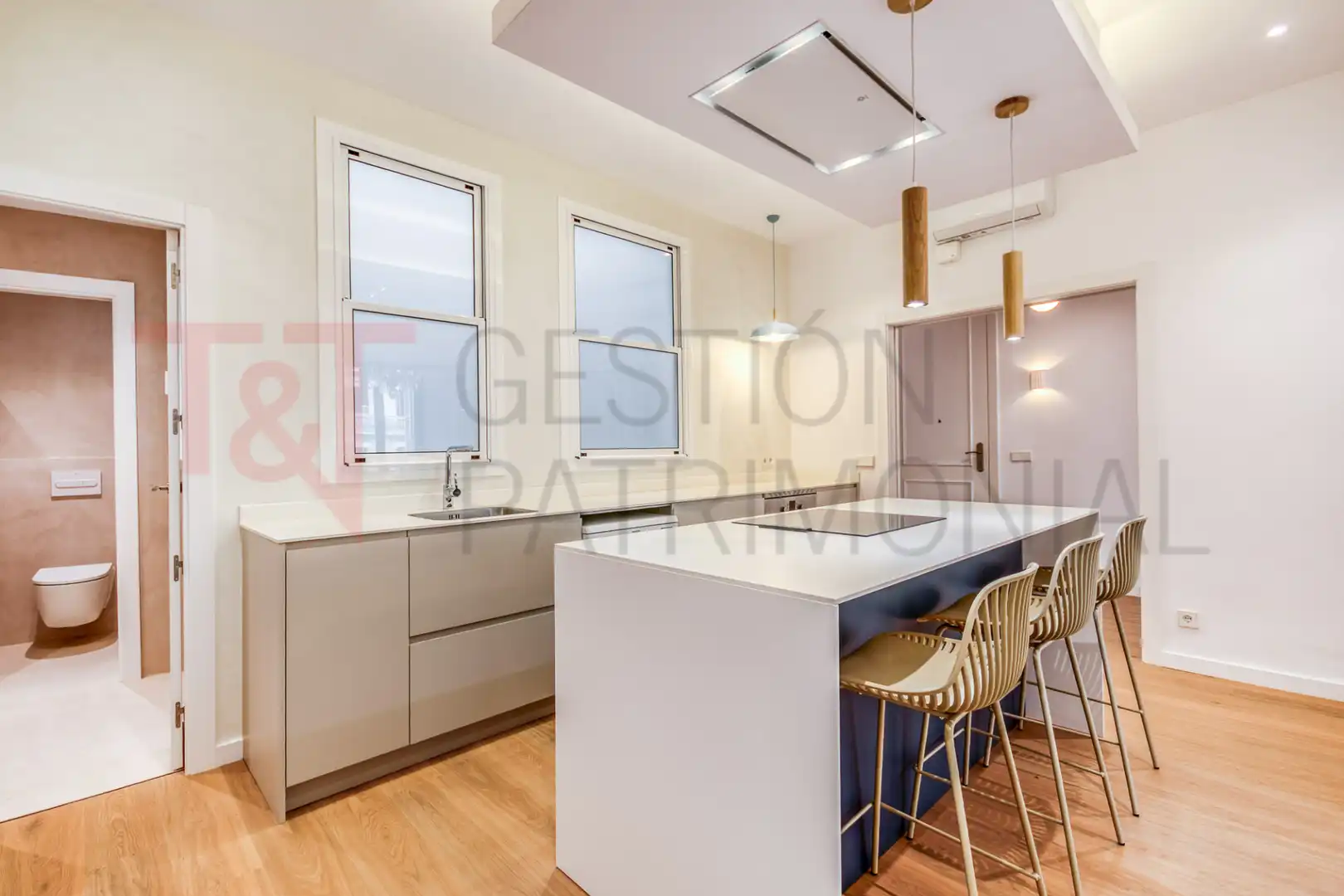 Cocina de Piso en venta en Barcelona con Aire acondicionado, Horno y Balcón