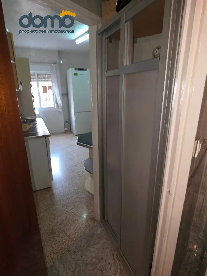 Cuina de Pis en venda en Almería amb Moblat i Balcó