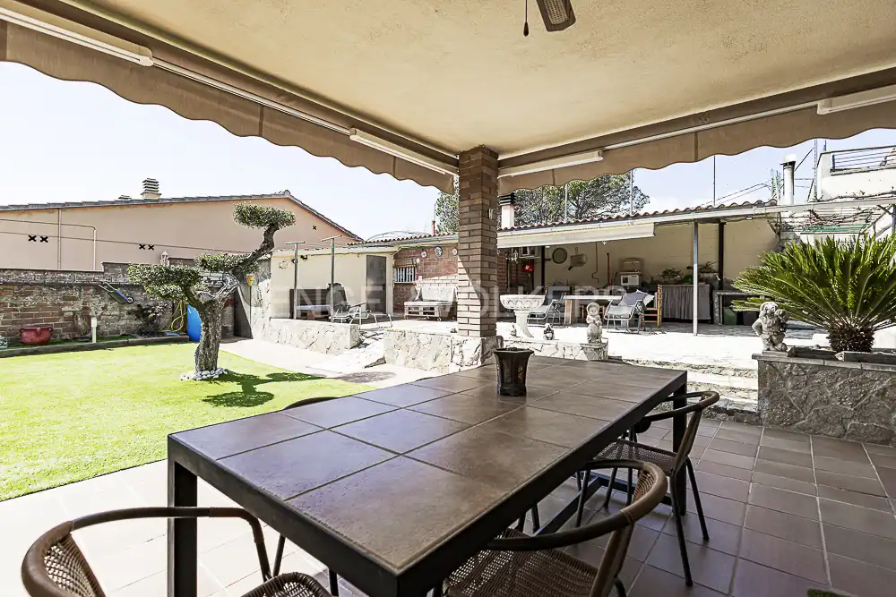 Terrassa de Casa o xalet en venda en La Torre de Claramunt amb Aire condicionat, Calefacció i Jardí privat