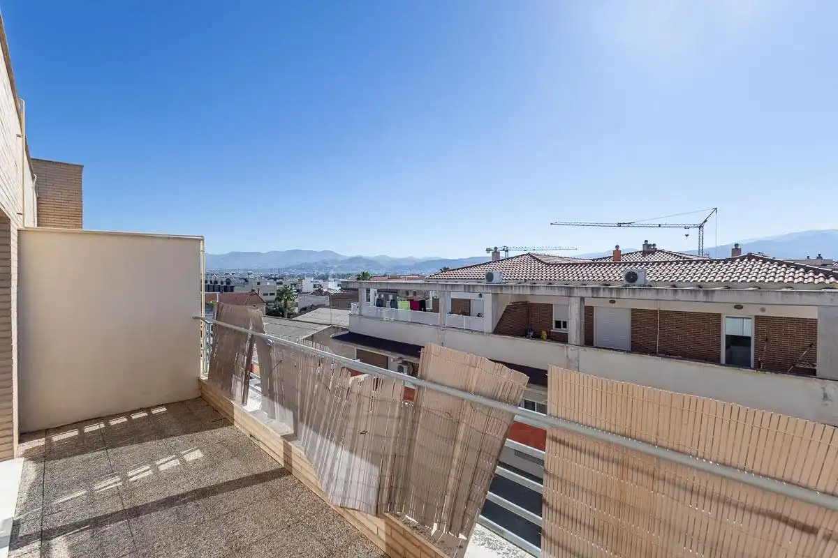 Außenansicht von Dachboden zur Miete in Churriana de la Vega mit Klimaanlage, Heizung und Balkon
