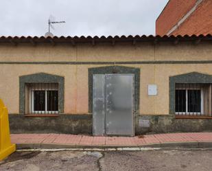 Vista exterior de Casa adosada en venda en Porzuna