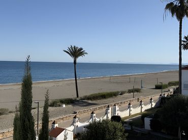 Adossat amb piscina en venda a Casares pueblo