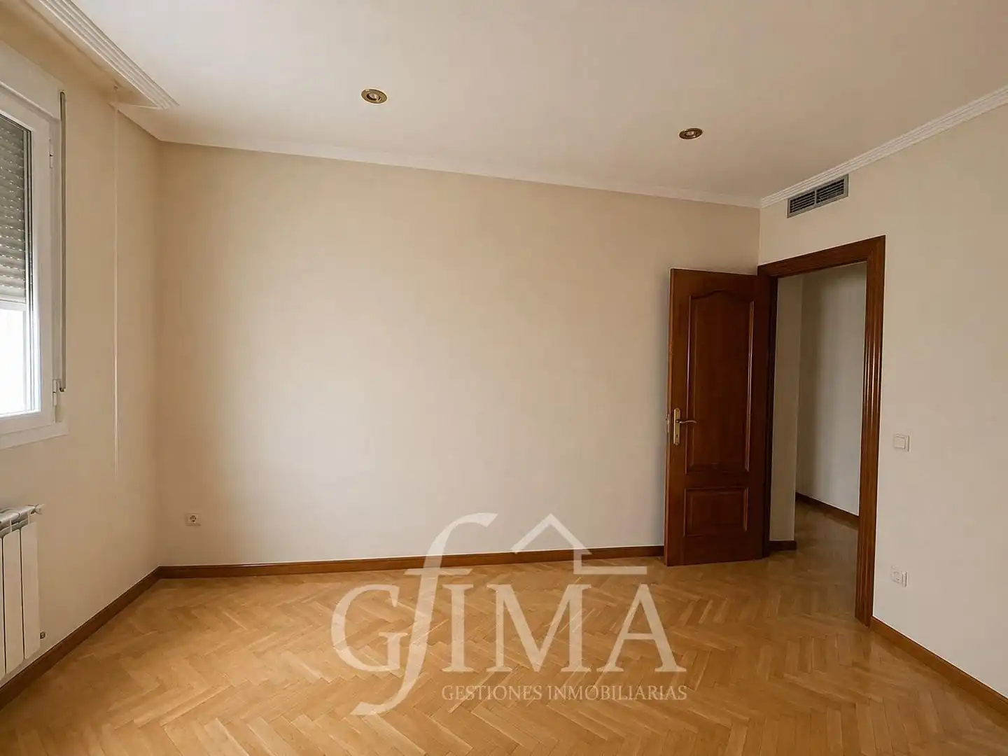 Bedroom of Flat for sale in Tomelloso  with Air Conditioner, Heating and Parquet flooring