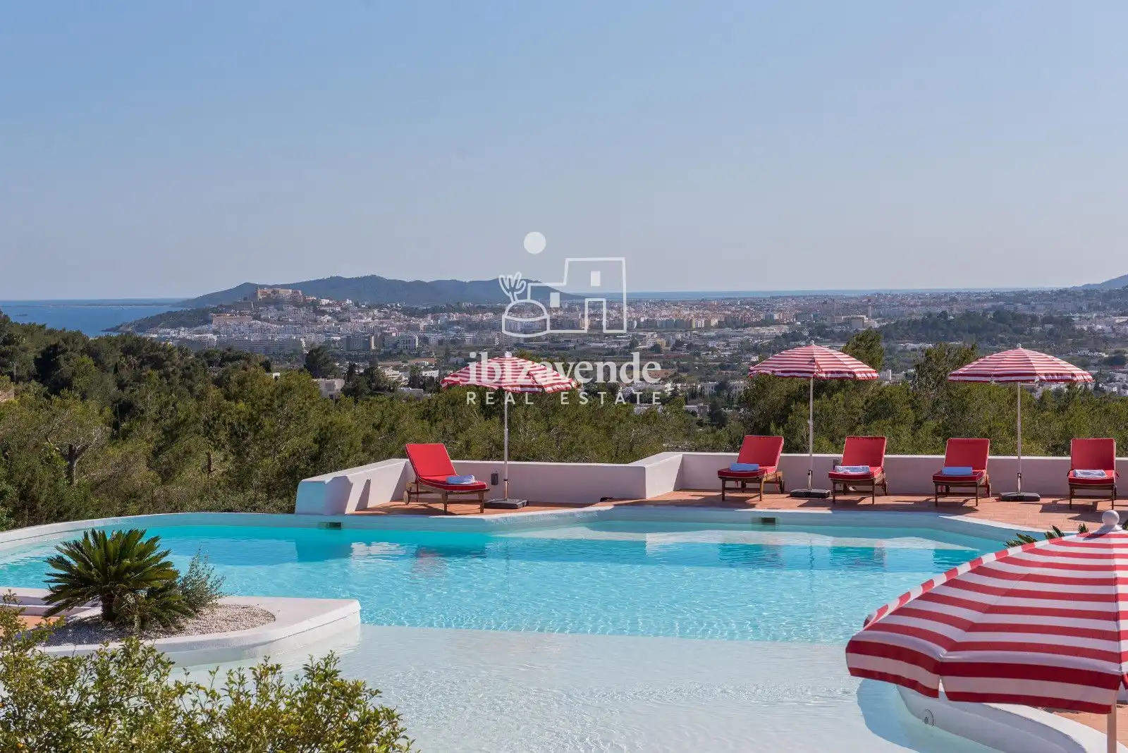 Vista exterior de Casa o chalet de alquiler en Santa Eulària des Riu con Aire acondicionado, Calefacción y Terraza