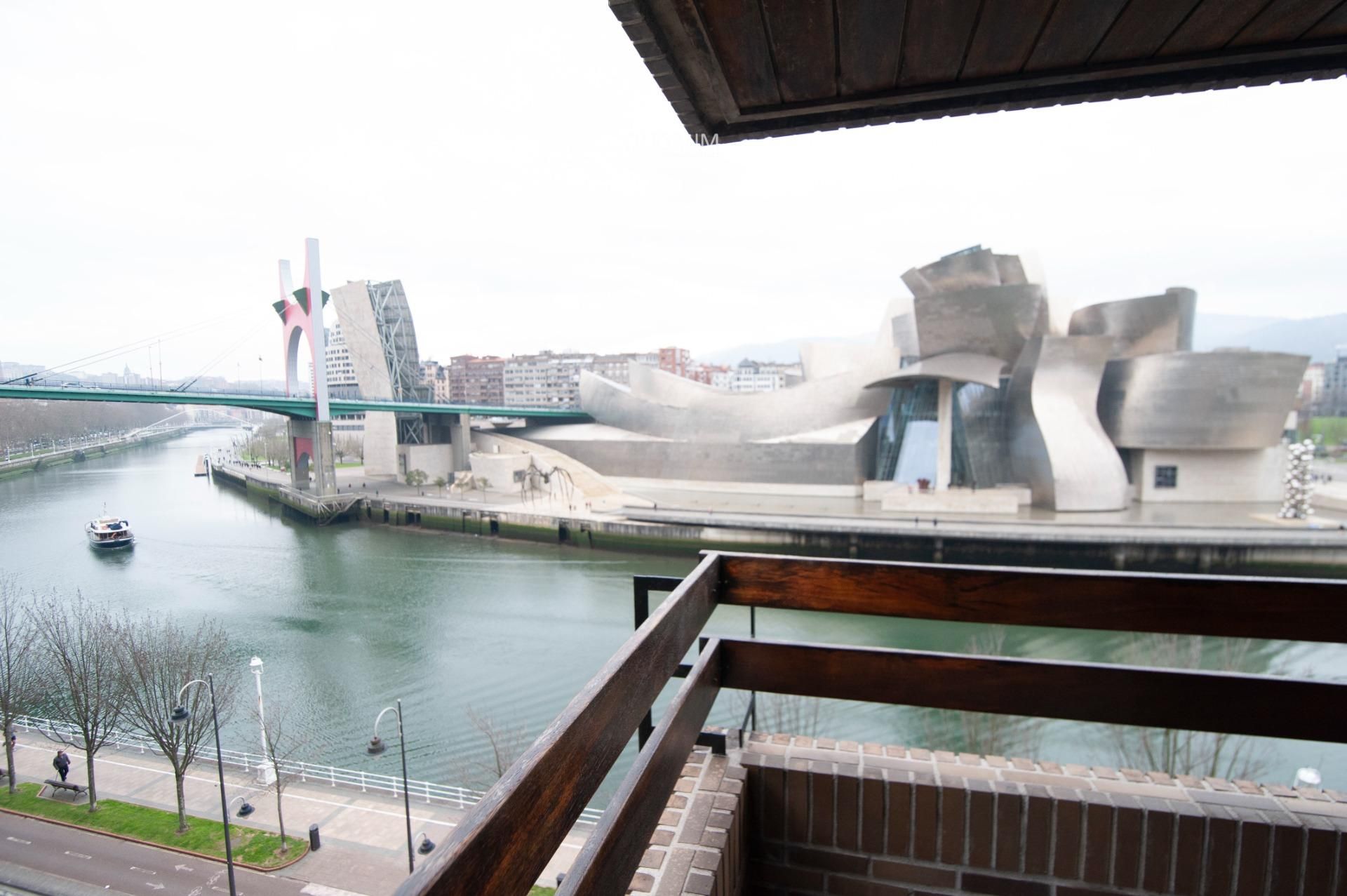Terrassa de Pis en venda en Bilbao  amb Calefacció, Terrassa i Traster