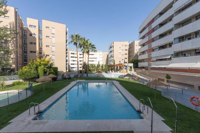 Piso en Venta en Calle Periodista Aquilino Morcillo Herrera en Cerrillo de Maracena - Periodistas