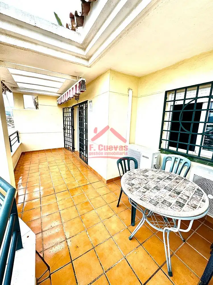 Apartamento con piscina en venta en Caleta de Vélez, imagen 4