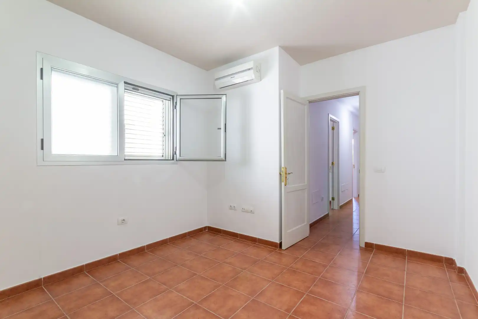 Casa amb terrassa en venda a Calle Amagro, imagen 19