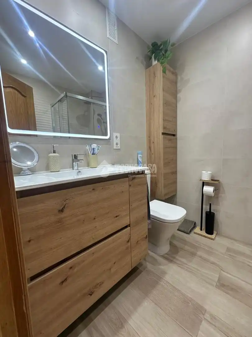 Baño de Piso en venta en Fuenlabrada con Calefacción y Terraza