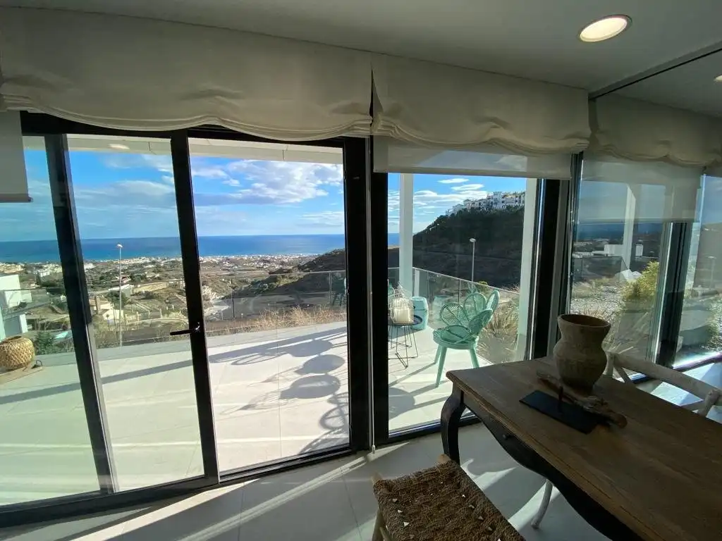 Vista exterior de Planta baja en venta en Rincón de la Victoria con Aire acondicionado, Calefacción y Terraza