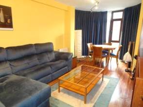Living room of Flat to rent in Gijón   with Heating, Parquet flooring and Furnished