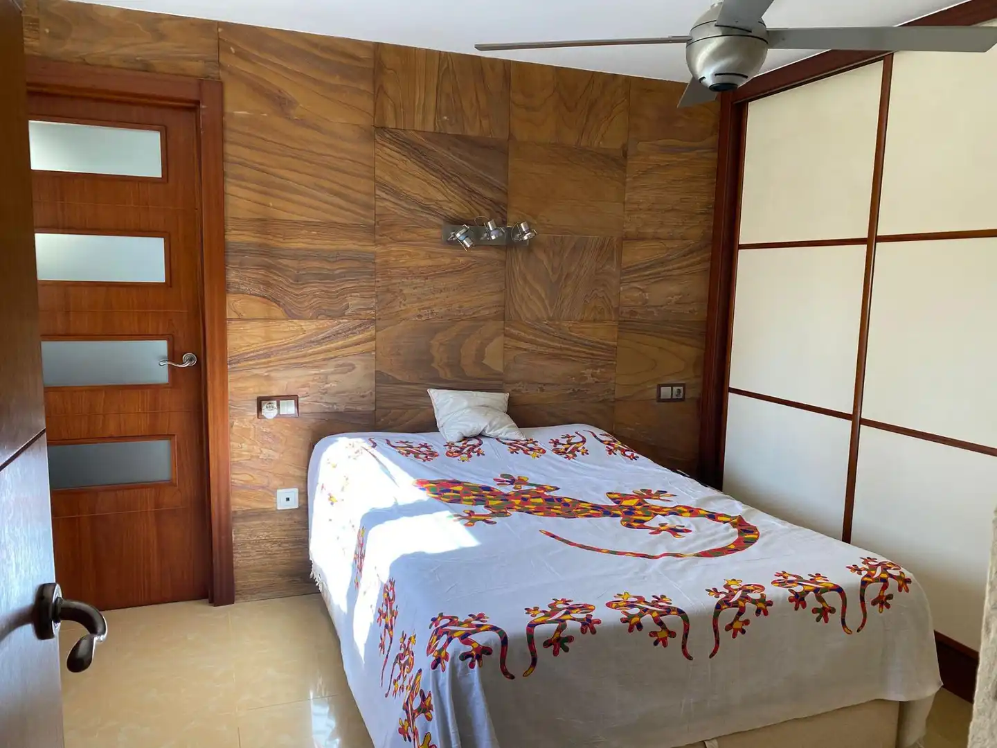 Habitación de Casa adosada en venta en El Campello con Jardín privado y Piscina comunitaria