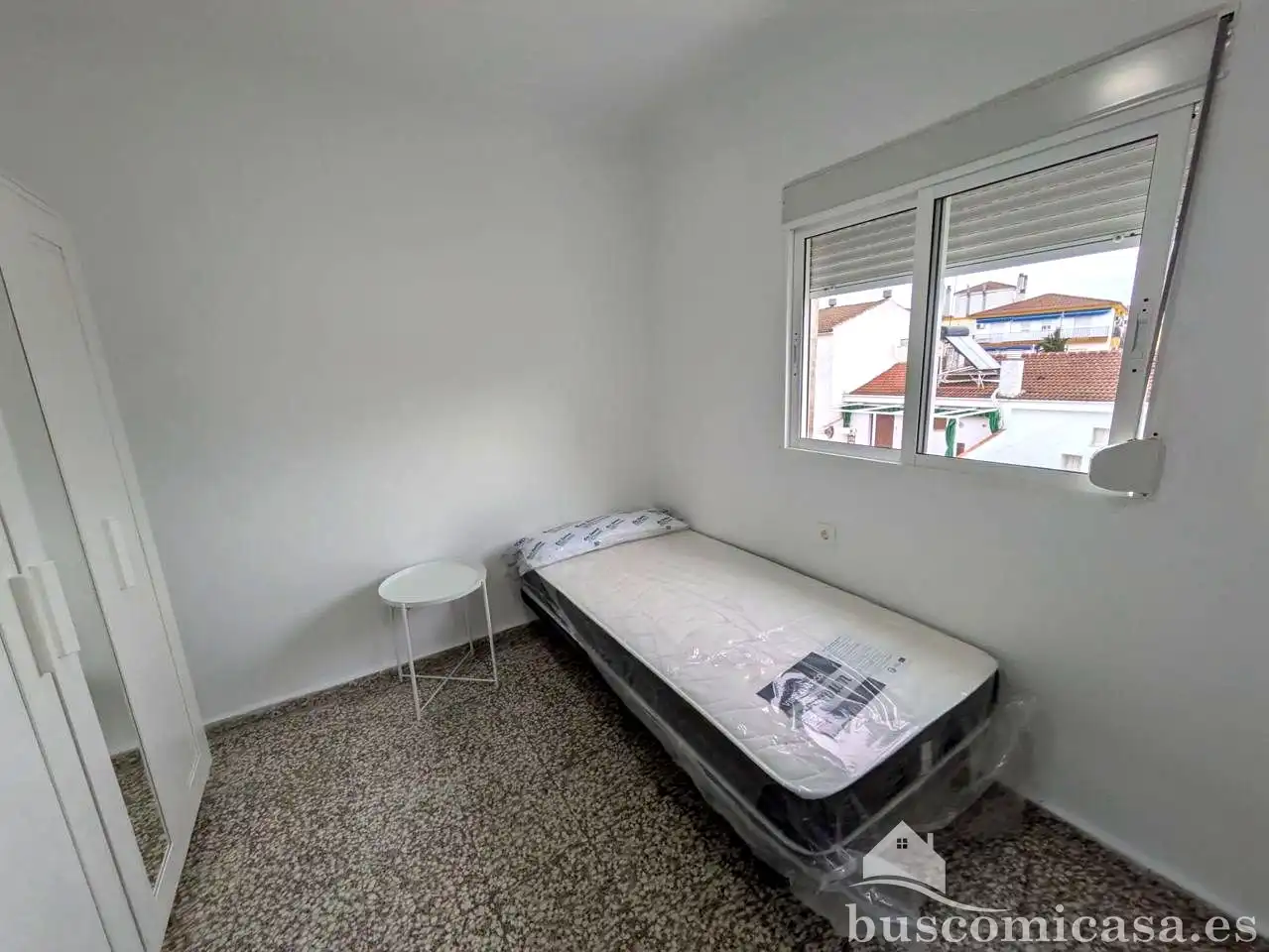 Habitación de Piso para compartir en Linares con Aire acondicionado y Amueblado